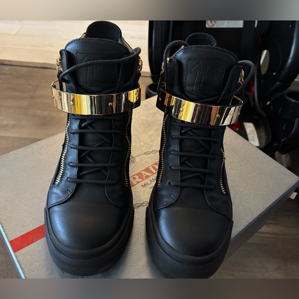 Giuseppe Zanotti Black and Gold men’s Sneakers